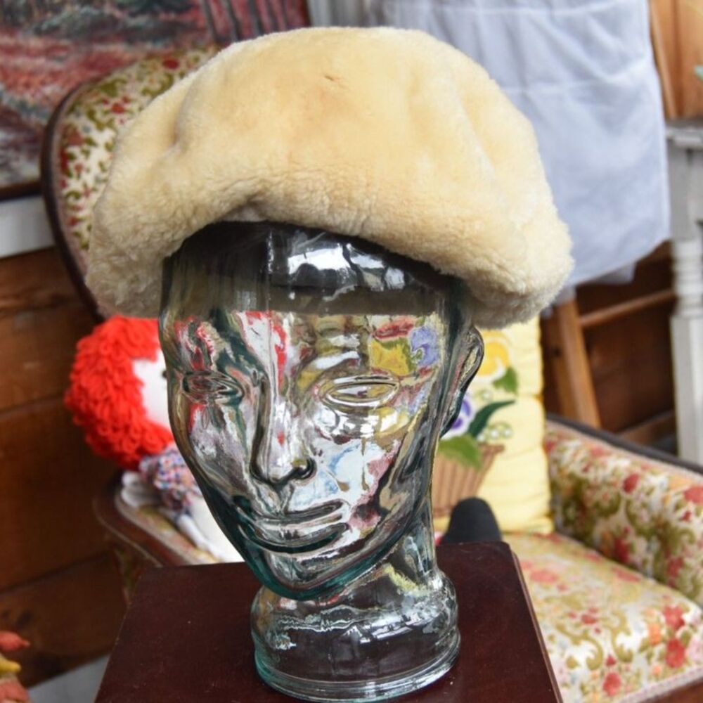 Vintage 1960s Cream Sheared Lamb Mouton Fur Toque Cloche Hat 22" Utica NY